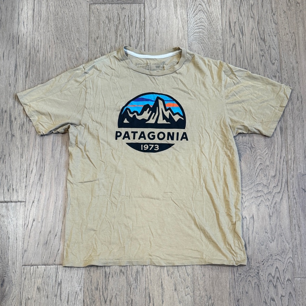 Patagonia Mens Small Spell Out Mountains Organic Cotton Short Sleeve T-Shirt
